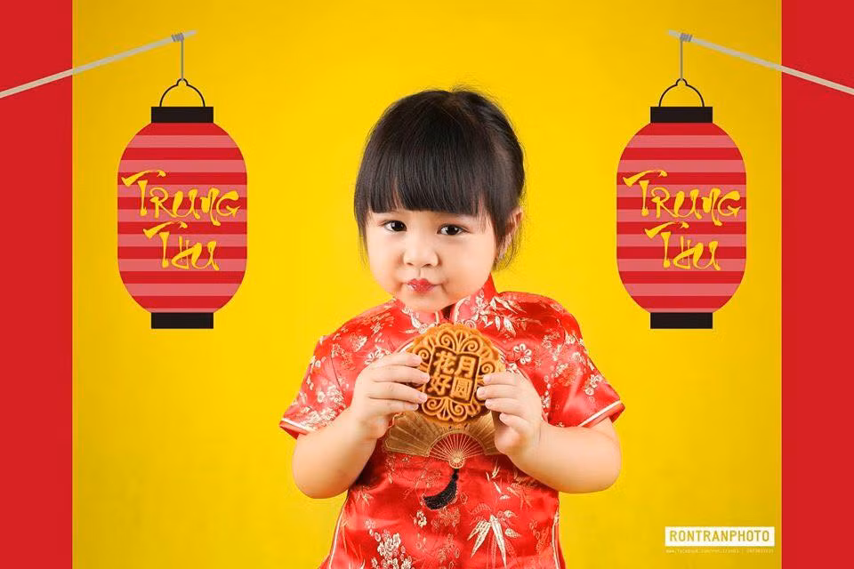 Bằng lối biểu cảm, tự nhiên và vô cùng dễ thương thì những bức ảnh của Đình Đình khá có hồn và không có cảm giác cứng nhắc cho người ngắm.