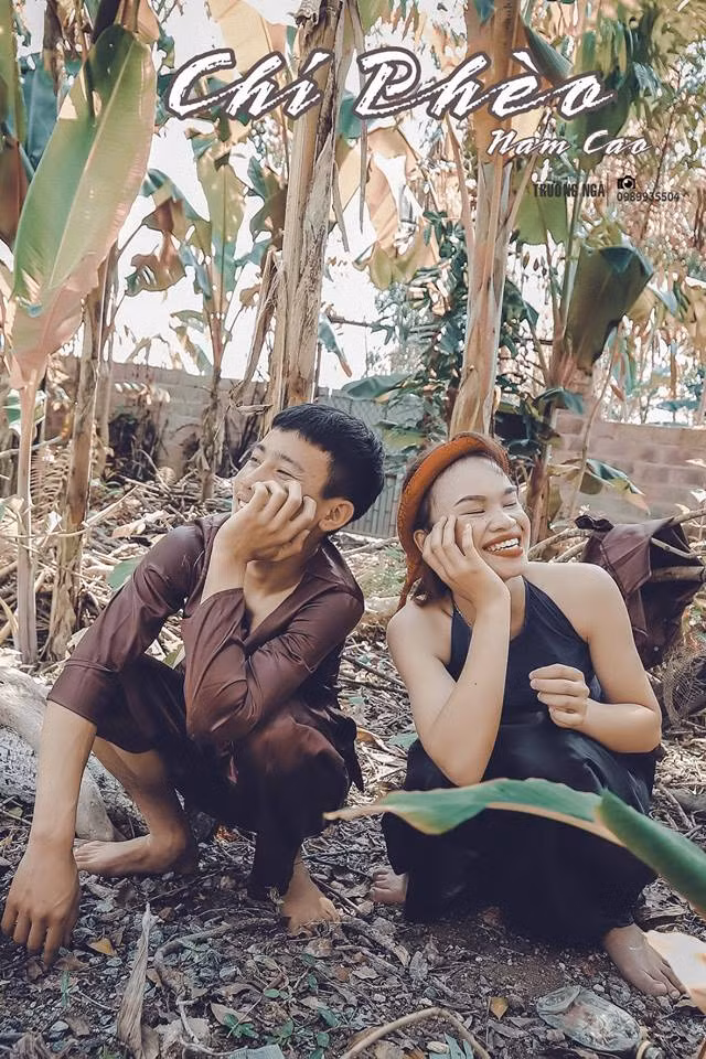 Chia sẻ về bộ ảnh kỷ yếu của lớp mình, bạn Trịnh Duy thành viên lớp 12A6 trường THPT Lê Hoàn bày tỏ: "Do là người mẫu không chuyên nên việc diễn xuất của cả lớp vẫn chưa được đúng như với kỳ vọng. Nhưng em cùng các thành viên trong lớp khá hài lòng với những thành phẩm mình đã tạo ra".