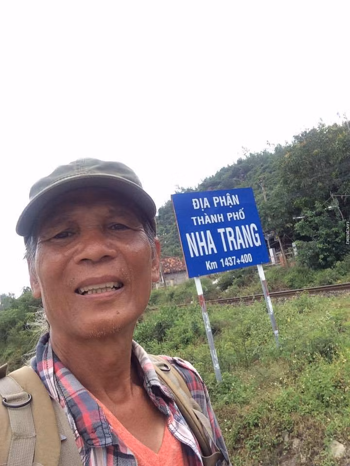 Chứng kiến hành trình không tưởng của bác Ngọc Công, nhiều dân mạng đã ngả mũ bái phục với người đàn ông đã bước qua cái tuổi lục tuần này bởi ý chí kiên cường còn hơn cả tuổi trẻ sức dài vai rộng. Ảnh sử dụng trong bài: NVCC.