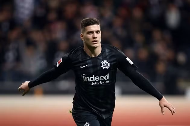 Theo tờ báo Frankfurter Allgemeine Zeitung của Đức, Barcelona đã đạt được thỏa thuận cá nhân với Luka Jovic ở một động thái trong kỳ chuyển nhượng mùa hè tới.