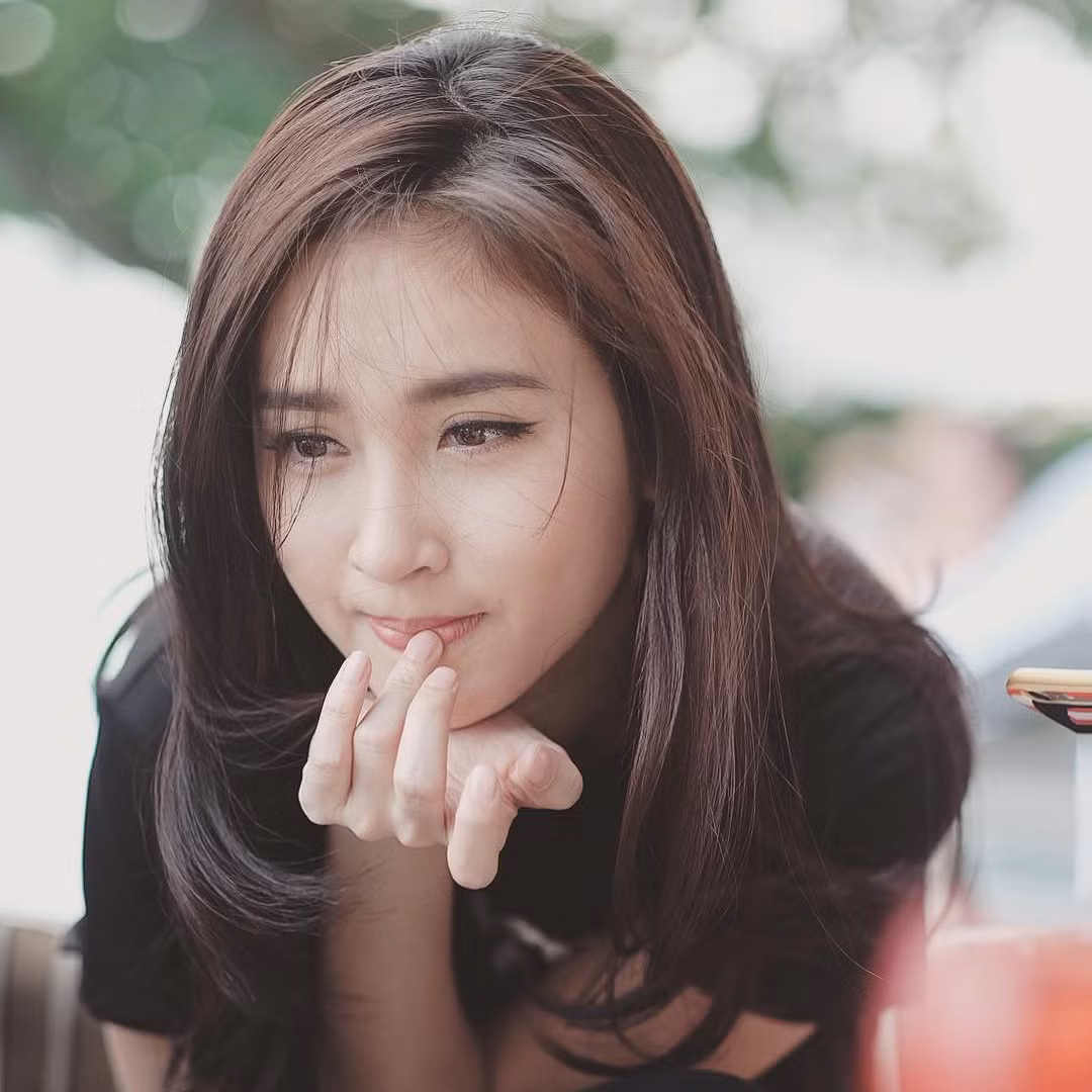 Những ngày vừa qua, trên MXH những thông tin về việc mỹ nữ chuyển giới Thái Lan - Nong Poy sẽ đến Việt Nam xuất hiện với tần suất dày đặc và đem đến sự háo hức cho nhiều người, họ muốn tận mắt phiên bản chuyển giới đẹp đến hoàn hảo này.