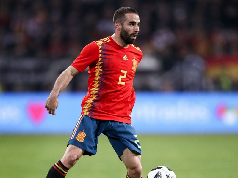 Ăn tập với nhau hàng ngày, Carvajal sẽ không còn lạ gì với Ronaldo và được tin tưởng sẽ khóa chặt siêu sao này trong cuộc đối đầu thư hùng giữa Bồ Đào Nha và Tây Ban Nha sắp tới.