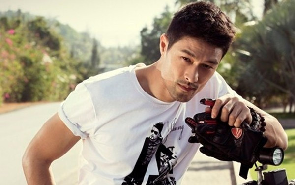 Kể từ khi rời xa màn ảnh, tập trung cho võ đường và đam mê đi phượt, ngoại hình của anh đã đi xuống khá nhiều.