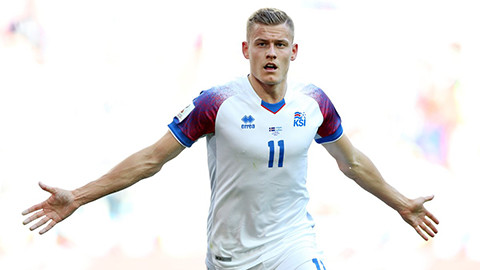 Messi da hong penalty, Argentina bi Iceland cam hoa-Hinh-6