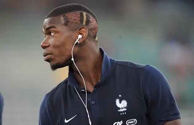 Còn với hình đốm lửa có lẽ ám chỉ phong độ bùng nổ trong quãng thời gian gần đây của tiền vệ tài năng này. Ảnh: Clip Instagram nhân vật.