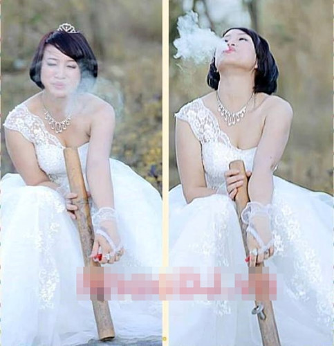 Những bức ảnh trên không cổ xúy cho việc hút thuốc lào nhưng nó đang được dân mạng đem ra bàn tán sôi nổi những ngày vừa qua.