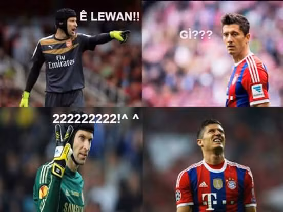 Peter Cech giỡn mặt với Robert Lewandowski.