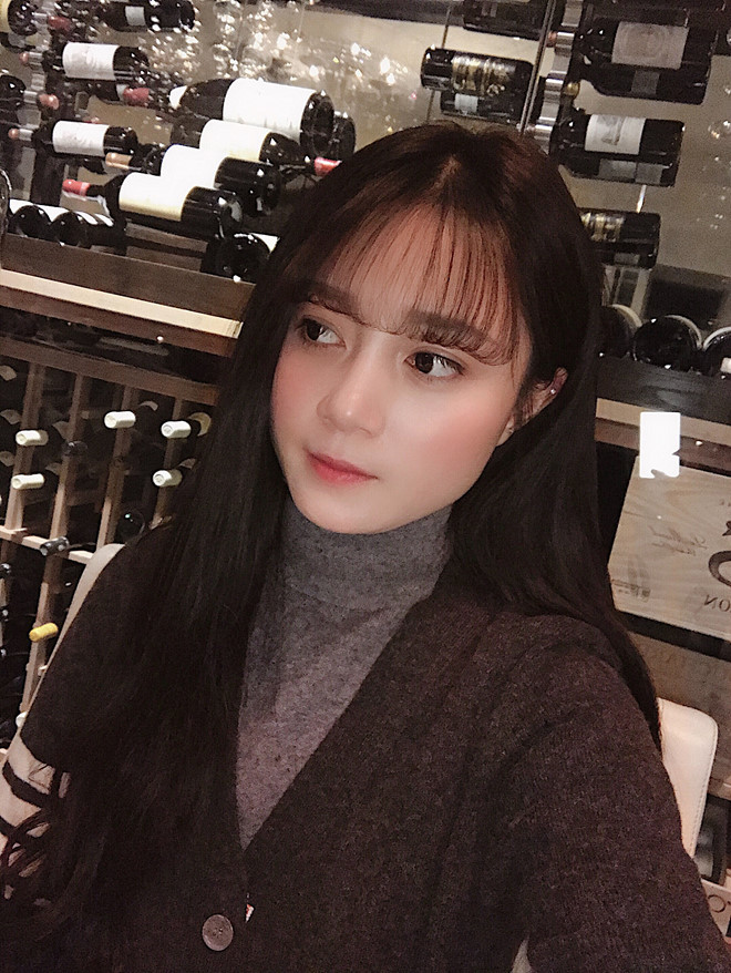 Cẩm Tú rất ngưỡng mộ những người giàu tự thân, không ngừng phấn đấu, nỗ lực để vượt khó và có cuộc sống tốt đẹp hơn. Tuy nhiên, cô chia sẻ các bạn trẻ biết "vượt sướng" lại càng đáng khâm phục.