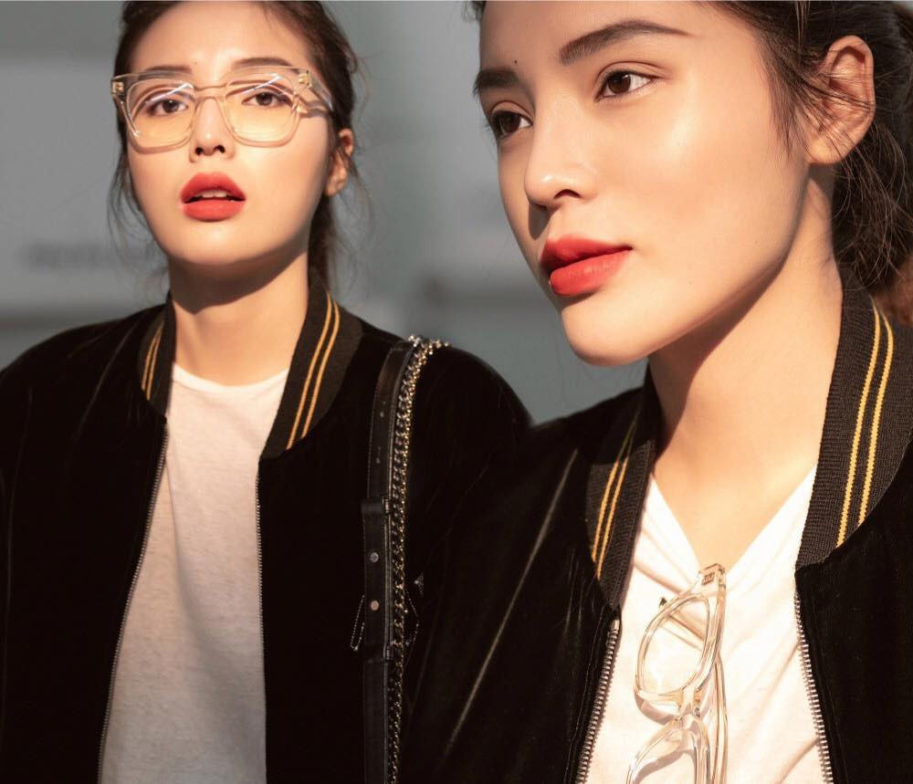 Mới đây trên MXH, những bức ảnh của Hoa hậu Kỳ Duyên tại tuần lễ thời trang Paris Fashion Week 2019 được dân mạng truyền tay nhau.