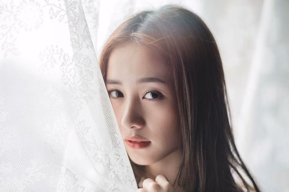 Mới đây Jun Vũ tham gia MV "Chạm khẽ tim anh một chút thôi" của Noo Phước Thịnh và nhận được sự yêu thích của dân mạng.