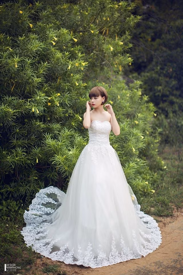 Sandra đẹp mơ màng trong concept chụp ảnh váy cưới.