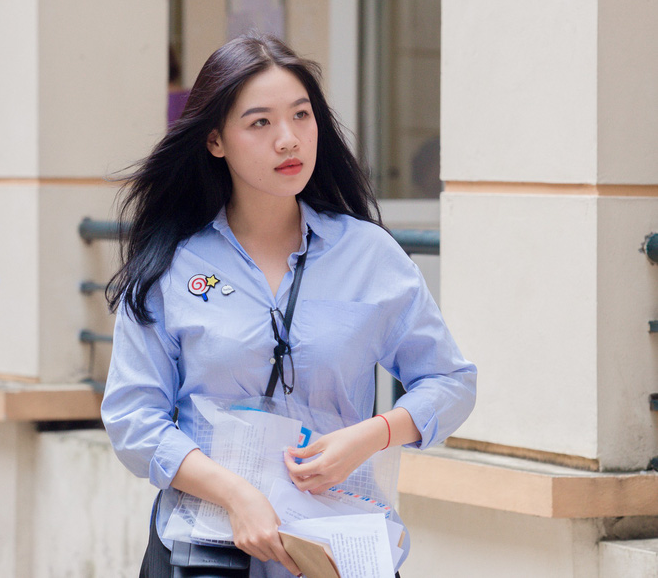 Khí chất của một hot girl tài năng thể hiện rõ trong bạn nữ sinh này.