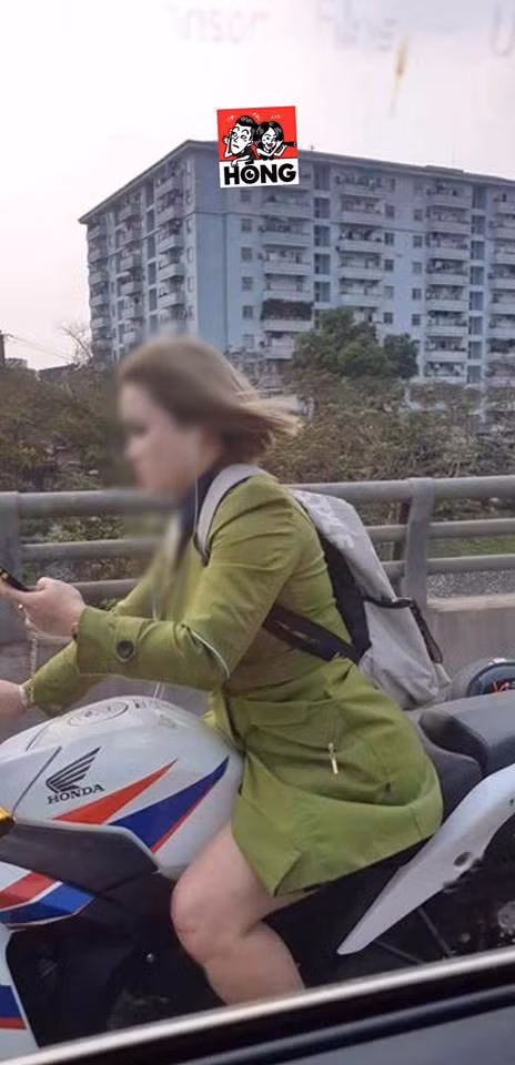 Co gai lai xe phan khoi lon bi 