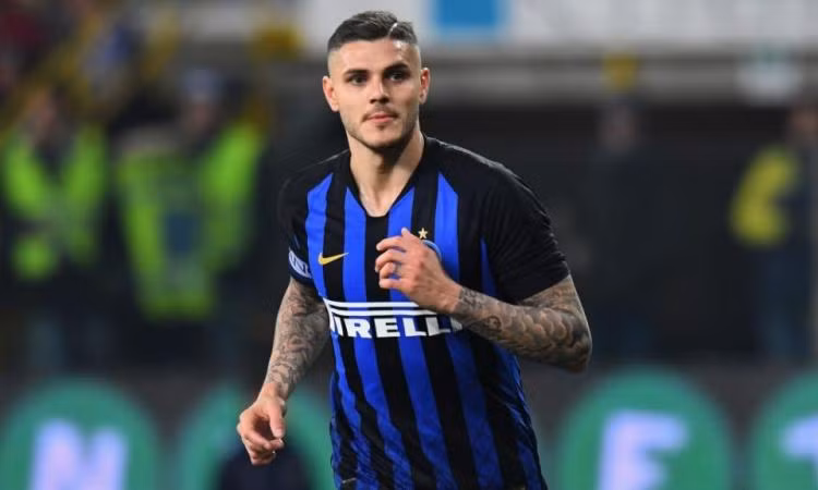 Trên Sky Sport Italia, Fabio Paratici - giám đốc thể thao của Juventus khẳng định với Gonzalo Higuain và Crisitano Ronaldo, "Bà đầm già" có đủ sự lựa chọn trên hàng công, vì vậy không cố gắng chiêu mộ Mauro Icardi.