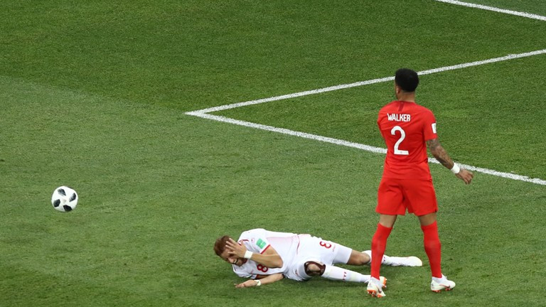 Phung phi co hoi, doi tuyen Anh suyt om han truoc Tunisia-Hinh-4