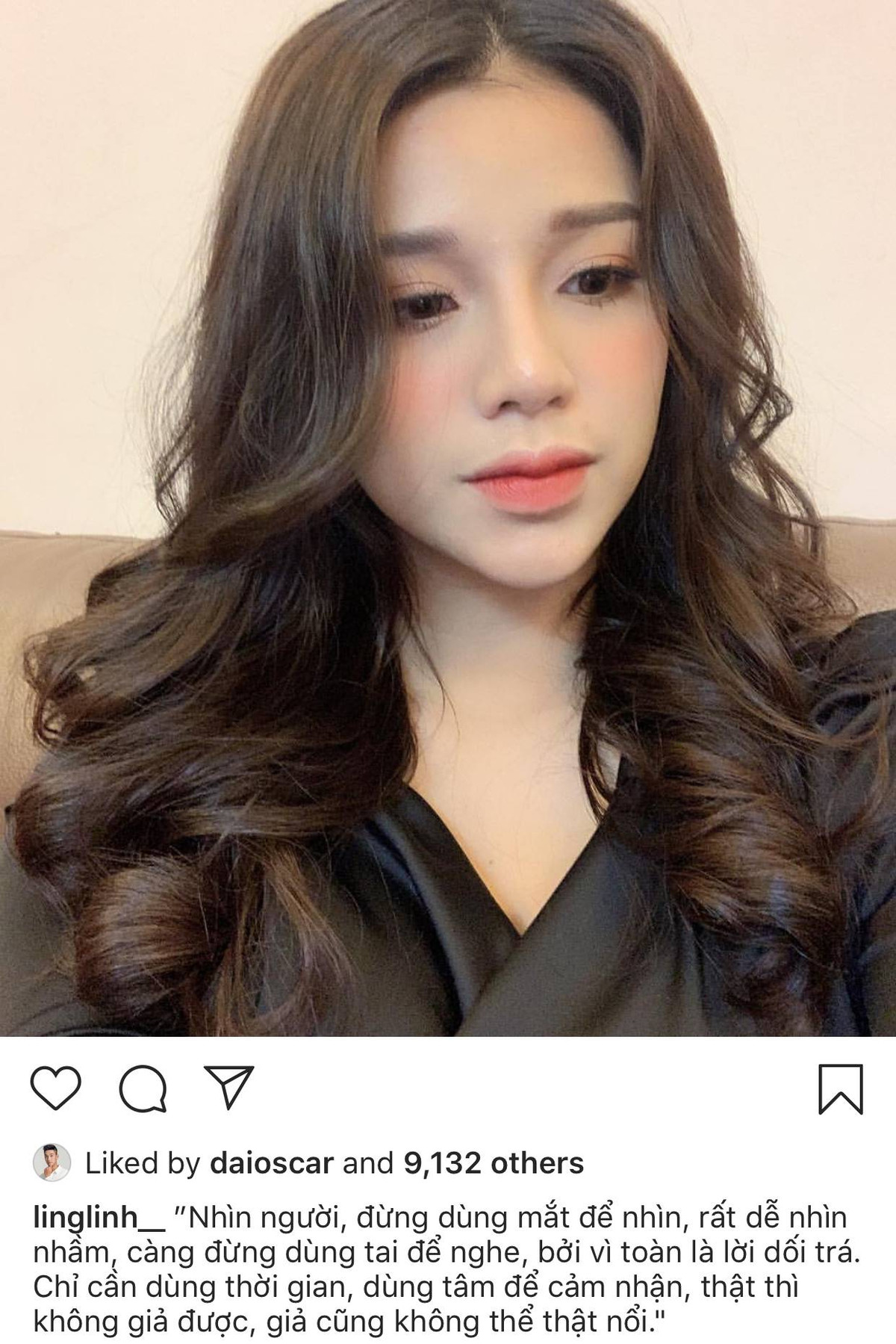 Cụ thể, thời gian gần đây trên trang cá nhân của mình bạn gái Bùi Tiến Dũng liên tục có động thái lạ, cô nàng hay đăng những status tâm trạng, trên story cũng không còn update khoảnh khắc hạnh phúc bên bạn trai, thay vào đó là đôi ba câu nói đầy ẩn ý.