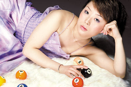 Năm 2010, Phan Hiểu Đình giành huy chương vàng tại ASIAD lần thứ 16 diễn ra trên chính mảnh đất Trung Quốc.