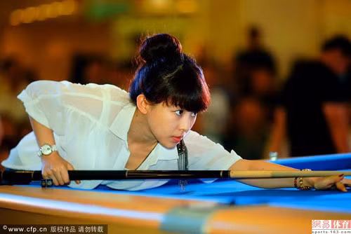 Vẻ đẹp và thành tích trên bàn bi-a giúp Phan Hiểu Đình trở nên nổi tiếng trong giới thể thao ở Trung Quốc.