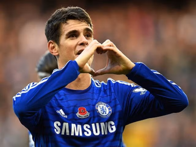 Ocar hối hận, muốn trở lại Chelsea: Đến Trung Quốc mới được mấy tháng, nhưng tiền vệ Brazil đã đánh tiếng muốn trở lại Premier League, tiếp tục chơi bóng cho Chelsea. Hồi tháng 1 vừa qua, đội chủ sân Stamford Bridge đã bán Oscar cho Shanghai SIPG với giá kỷ lục 52 triệu bảng. Tuy nhiên, Super League Chinese là hoàn toàn khác hẳn và Oscar đã cho thấy nỗi nhớ Chelsea