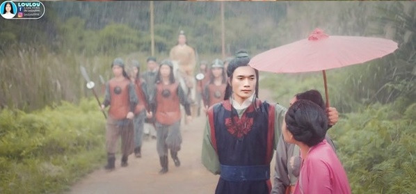 Mới đây, đoạn clip mô phỏng MV Anh ơi ở lại phiên bản U23 Việt Nam đang được dân mạng truyền tay nhau. Các nhân vật: Phạm Đức Huy vai Hoàng thượng, Xuân Trường đảm nhận vai Tấm, vai Cám thuộc về Hà Đức Chinh.