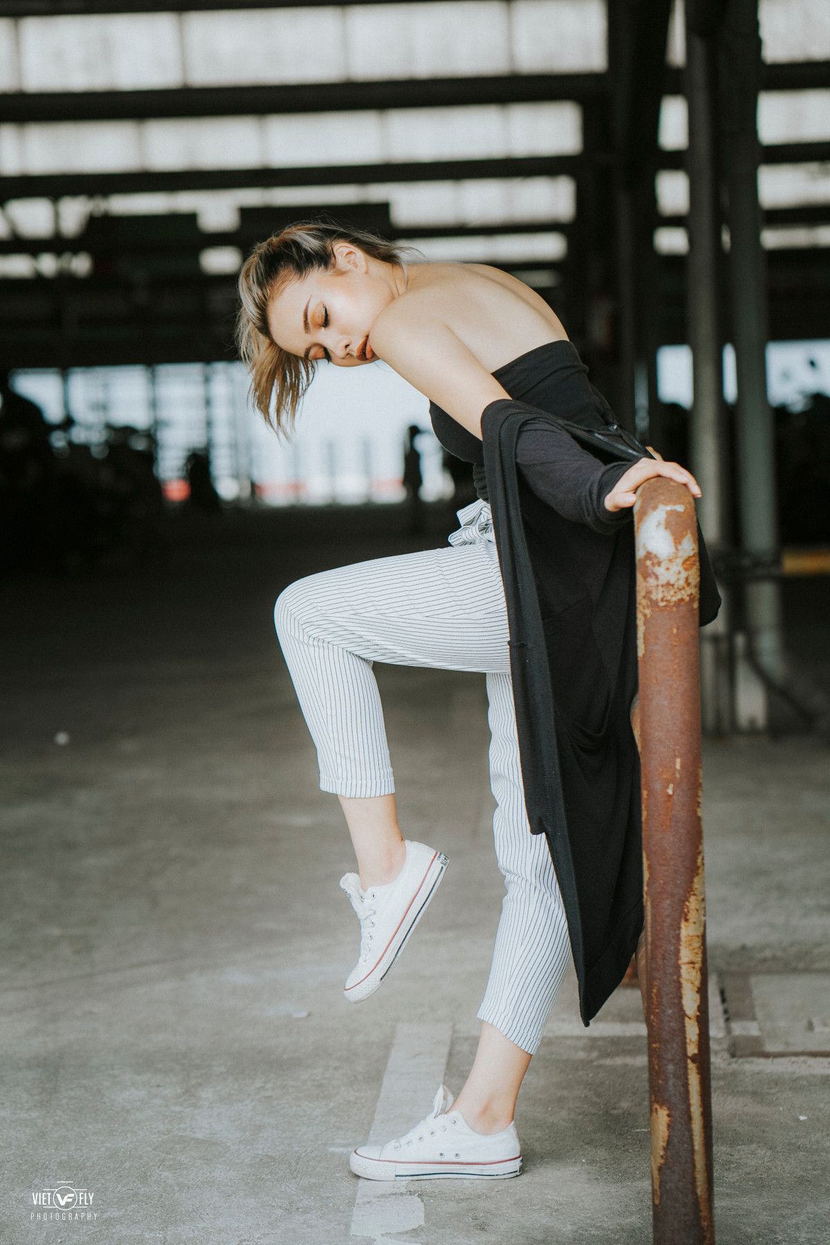 Kamila Nguyễn sinh năm 1999 hiện đang học tập và sinh sống tại Hải Dương. Cô bạn này có bố là người Việt và mẹ là người Nga. Sau thời gian gian định cư tại Nga, người đẹp lai Việt - Nga này đã trở về Việt Nam và ổn định cuộc sống.