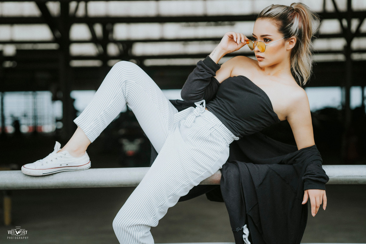 Xuất hiện trong trang phục không mấy cầu kì nhưng chính "thần thái" của Kamila Nguyễn đã làm nên thành công của cho bộ ảnh mới của mình.