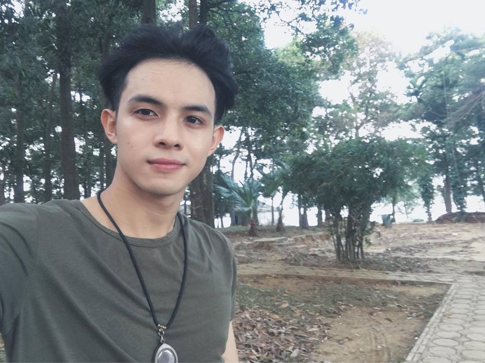 Từng bức ảnh của Thanousack Laddarvun liên tục được các chị em lật qua lật lại để ngắm nghía hồi lâu. Không chỉ vậy, họ còn chia sẻ rất nhiều trên các fanpage ở mạng xã hội để nhiều chị em khác được ngắm chung.