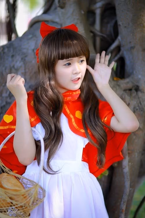 Sự dễ thương cùng với lối diễn xuất biểu cảm khuôn mặt không bị "cứng" của Anh Thư khiến nhiều người chú ý tới cô. Ảnh: Mr. Yellow.