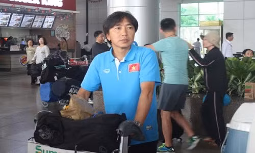 HLV Toshiya Miura lang le roi Viet Nam