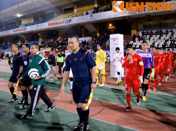 U23 Viet Nam hoa Osaka trong ngay Cong Phuong lam doi truong