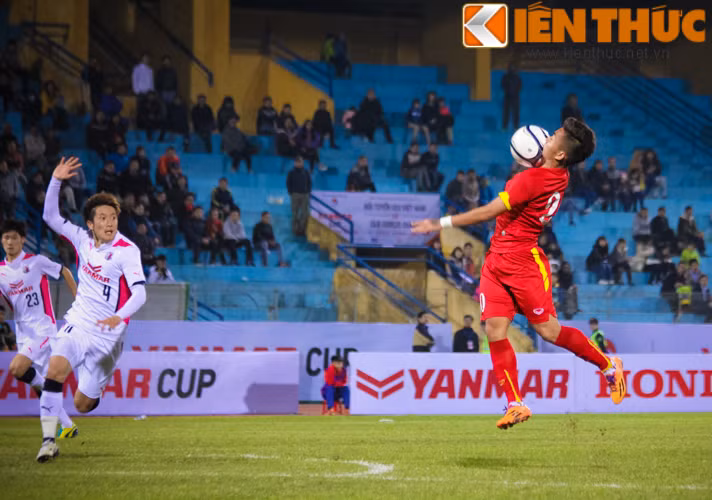 Ở những phút đầu của hiệp thi đấu thứ hai, U23 Việt Nam vẫn là những người chủ động đưa ra những cơ hội nguy hiểm. Nếu chính xác hơn trong khâu dứt điểm thì Văn Toàn hay Tuấn Tài đã có bàn thắng nâng tỷ số cho đoàn quân của HLV Miura.