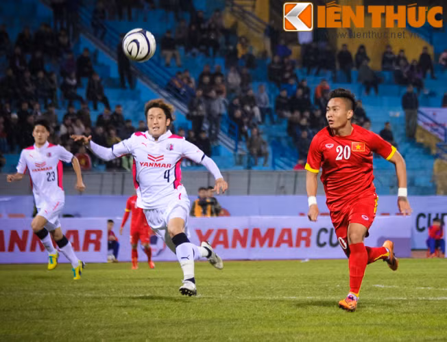 Những phút cuối trận đấu dù rất cố gắng nhưng cả hai đội đã rời sân với tỷ số 2-2. Kể từ ngày tập trung để chuẩn bị cho VCK U23 châu Á 2016, U23 Việt Nam đã thi đấu tổng cộng 3 trận trong đó có 2 trận thua trước đội hạng tư Nhật Bản là JFL và mới đây là trận hòa trước Cerezo Osaka đội bóng đến từ J.League 2 (giải đấu hạng hai của xứ sở Hoa Anh Đào).
