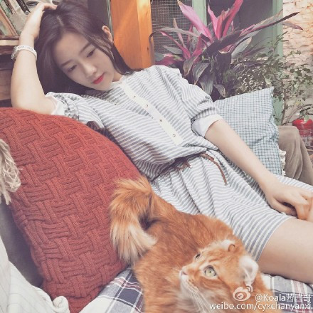 Trên trang cá nhân của mình, Diễm Thiến cho đăng tải rất nhiều những dòng chia sẻ đầy ý nghĩa. Đó là những trích dẫn thú vị từ những cuốn sách cô đã từng đọc.