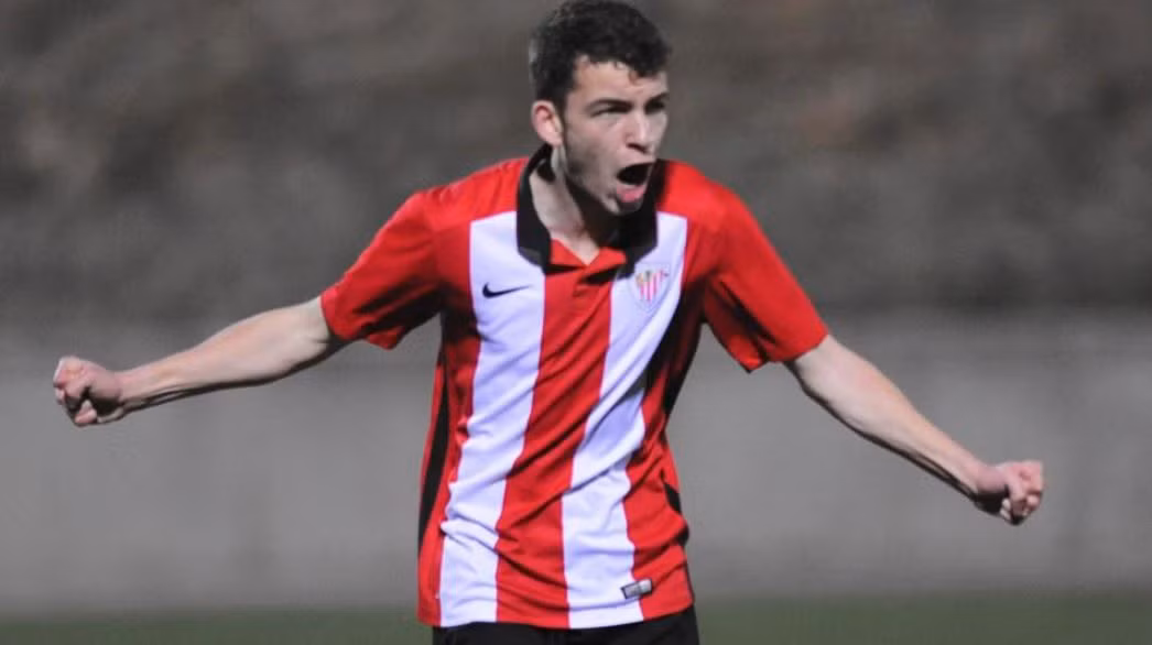 Nguồn tin từ AS và El Desmarque khẳng định cái tên lọt vào tầm ngắm của MU là tiền vệ Inigo Vicente - mẫu cầu thủ sở hữu kĩ thuật, nhãn quan, khả năng kiến tạo hay dứt điểm toàn diện.