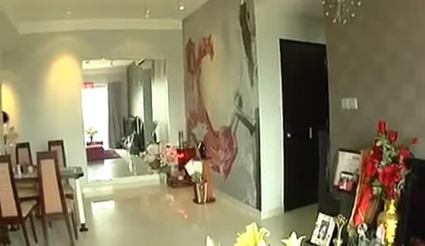 Thanh Hằng vốn là người kín tiếng trong chuyện riêng tư. Chính vì vậy khác với nhiều sao Việt, cô không hay khoe nhà của mình. Đây chỉ là một hình ảnh nhỏ chụp về căn hộ tiền tỉ ở vị trí trung tâm của Thanh Hằng.