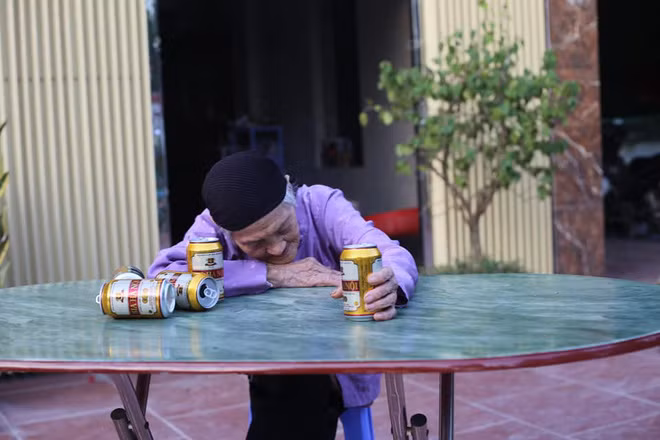 Cùng ngắm nhìn những bức ảnh của cụ bà 93 tuổi gây sốt MXH với sở thích chụp ảnh sống ảo.