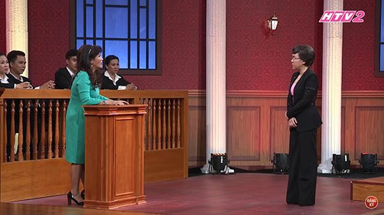 Luật sư Việt Hương thẩm vấn nguyên đơn Ngân Quỳnh.