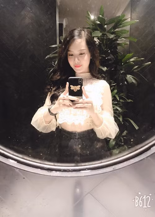  Người đẹp chuyển giới hiện làm công việc người mẫu và dancer.