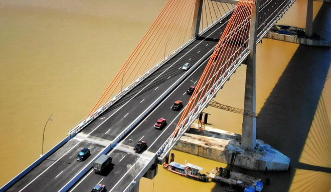 Chia sẻ về ý tưởng thực hiện màn rước dâu này, chú rể cho hay anh muốn làm điều gì đó đáng nhớ trong ngày trọng đại của bản thân dựa trên tinh thần vui vẻ chứ không hề có ý định khoa trương hay khoe mẽ.