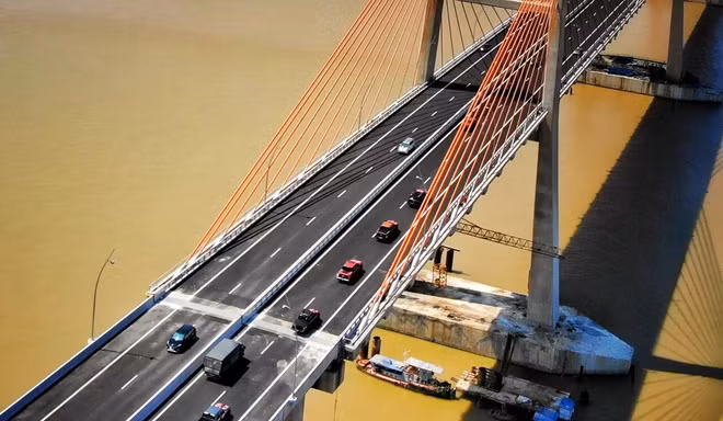 Chia sẻ về ý tưởng thực hiện màn rước dâu này, chú rể cho hay anh muốn làm điều gì đó đáng nhớ trong ngày trọng đại của bản thân dựa trên tinh thần vui vẻ chứ không hề có ý định khoa trương hay khoe mẽ.