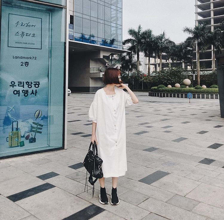 Kì nghỉ lễ dài là dịp thích hợp để các cặp đôi tranh thủ đi du lịch. Cặp đôi hot teen Việt là Phở Đặc Biệt và Sun HT cũng không phải ngoại lệ khi họ tận hưởng ngày nghỉ tại Bangkok.