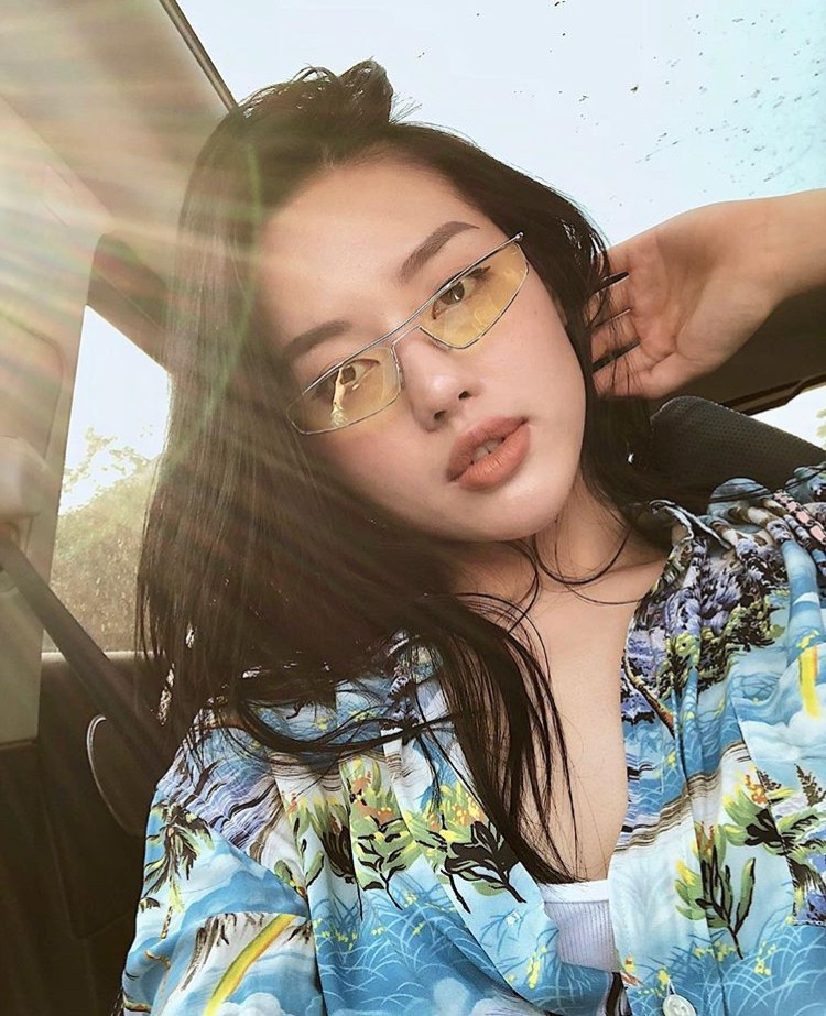 Ngay sau khi những bức ảnh được "lên sóng" Khánh Linh The Face nhận được vô vàn những lời khen từ fan hâm mộ và cộng đồng mạng nhờ thần thái không thể chê vào đâu được.