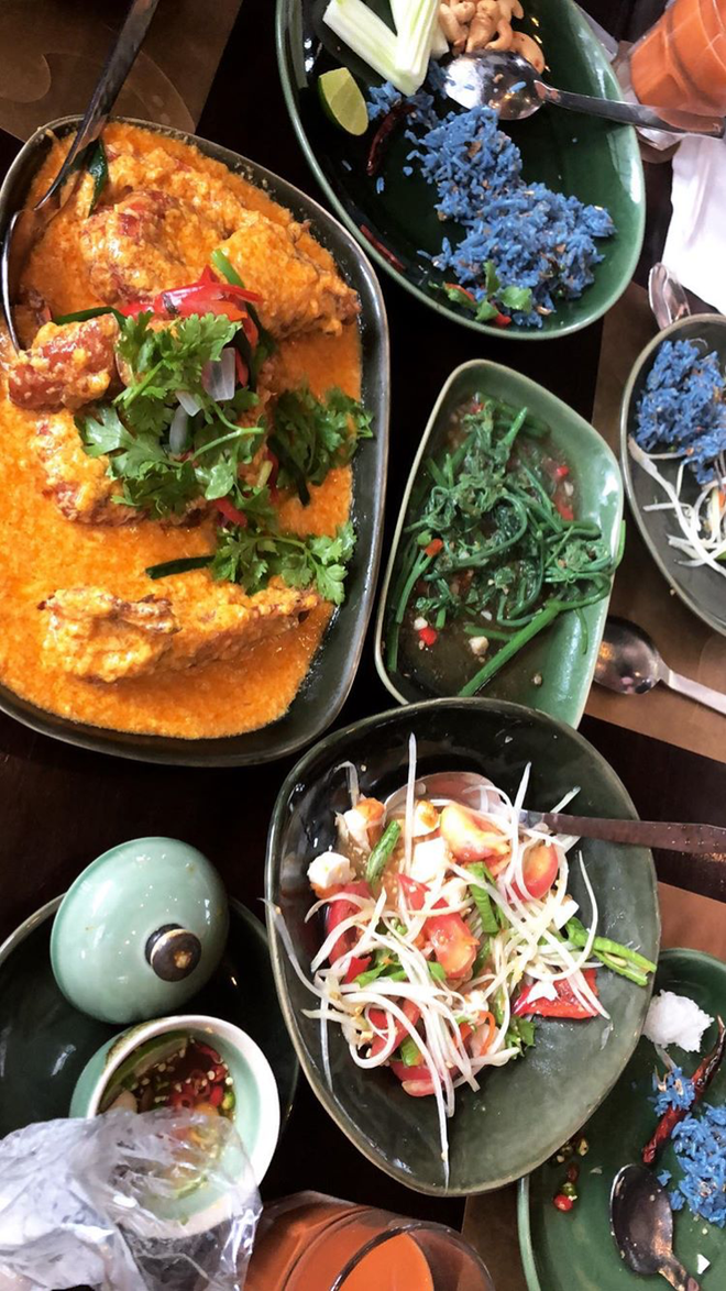 Nhìn loạt ảnh đồ ăn mà Phương Ly đăng lên khiến dân tình ở nhà muốn xỉu vì thèm.