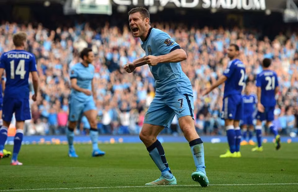 Năm 2010, sau màn trình diễn ấn tượng tại Aston Villa, Milner được đại gia mới nổi là Man City đưa về sân Etihad với giá 26 triệu bảng. Về đầu quân cho Man City, Milner gặp rất nhiều khó khăn bởi anh không tìm được vị trí thi đấu chính thức trong đội hình toàn sao của CLB này.