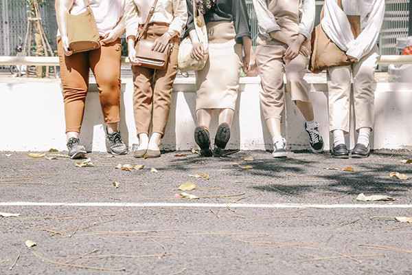 Dù mỗi người học một lớp nhưng cuối tuần, cả nhóm vẫn tụ tập để cùng nhau đi chơi, du lịch, cùng chụp những bức ảnh thật đẹp để lưu giữ kỉ niệm tuổi học trò. Và Tháng năm rực rỡ chính là bộ ảnh thứ ba mà nhóm nữ sinh Kon Tum này thực hiện với nhau.