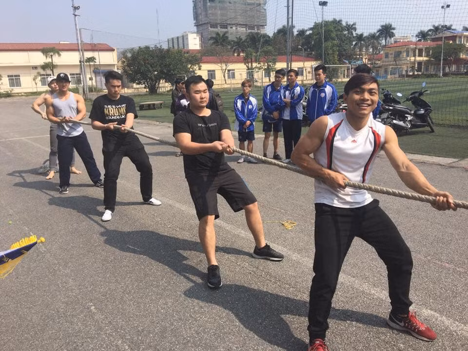 Hay nickname H.A cho hay: "Ước gì trường mình cũng được như thế này mình hứa sẽ đi học đầy đủ".