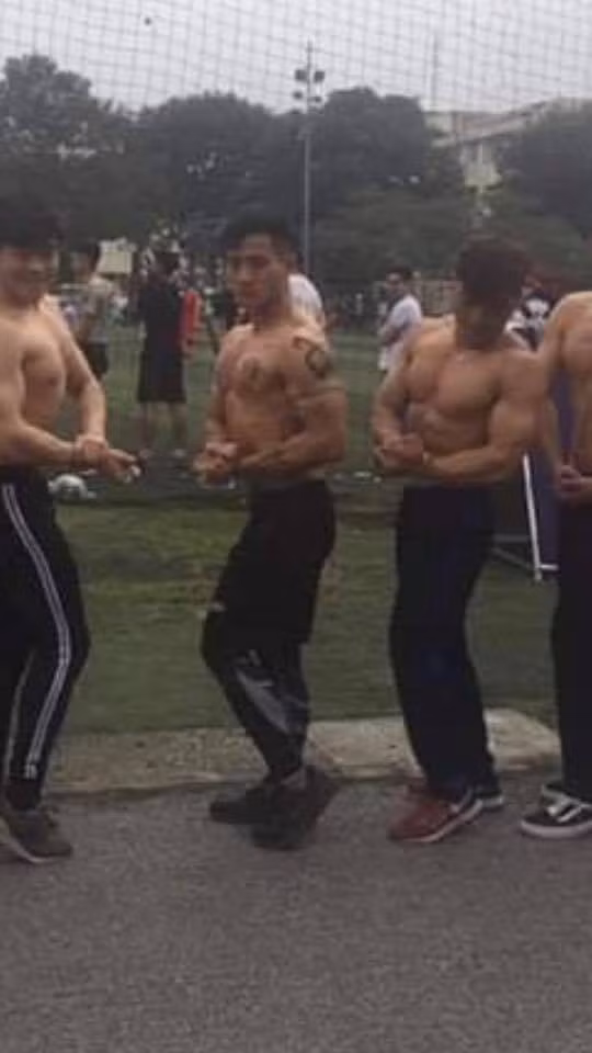 Vừa đẹp trai, lại còn body 6 múi, các nam thần Đại học hàng hải dễ khiến các cô gái phải "đổ rầm rầm".