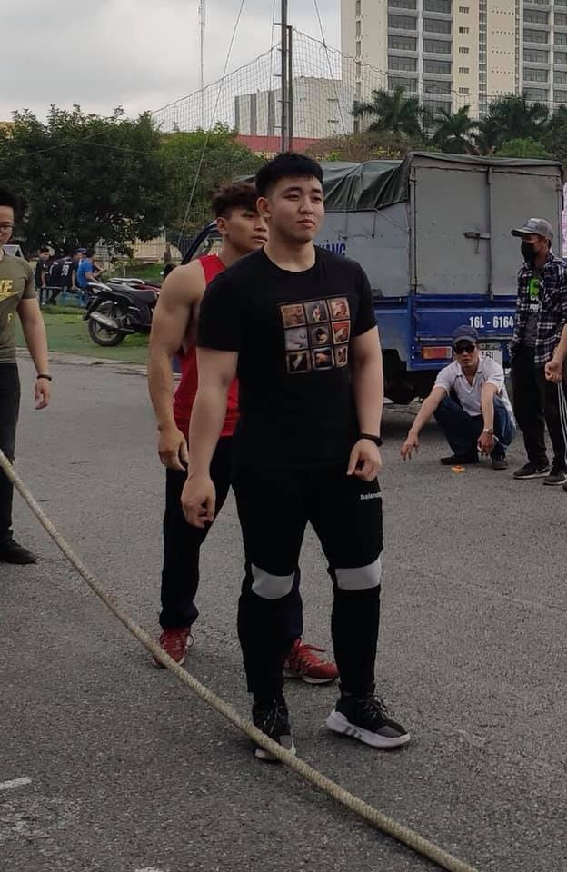 Được nhìn ngắm các nam thần sẽ phần nào trở thành "liều thuốc tinh thần" cho các bạn nữ.