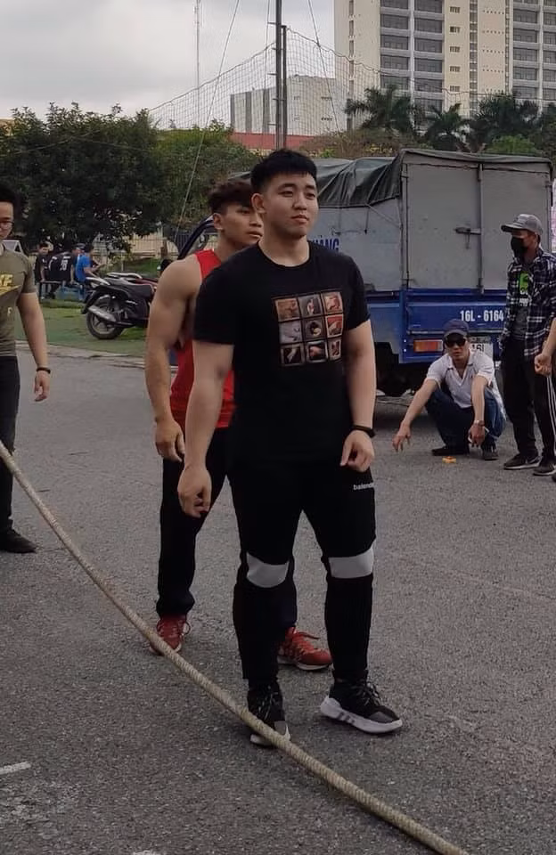 Được nhìn ngắm các nam thần sẽ phần nào trở thành "liều thuốc tinh thần" cho các bạn nữ.