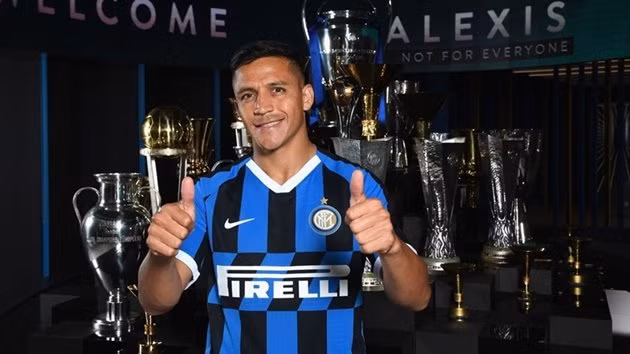 Với những lời nhận định của “sếp lớn” Inter Milan, tương lai của Alexis Sanchez tại Inter Milan gần như được đảm bảo. Cầu thủ Chile sẽ ở lại sân Giuseppe Meazza đến năm 2022.